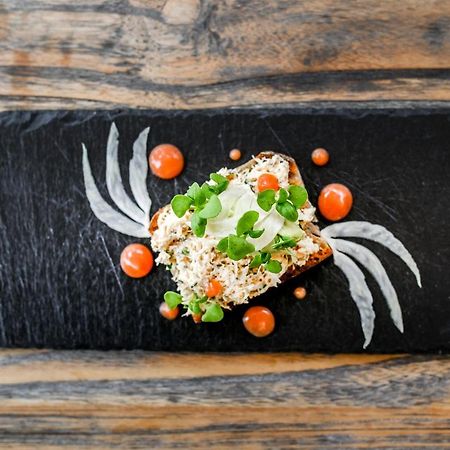 Edson Hill - A Distinctive Country Inn ストー エクステリア 写真