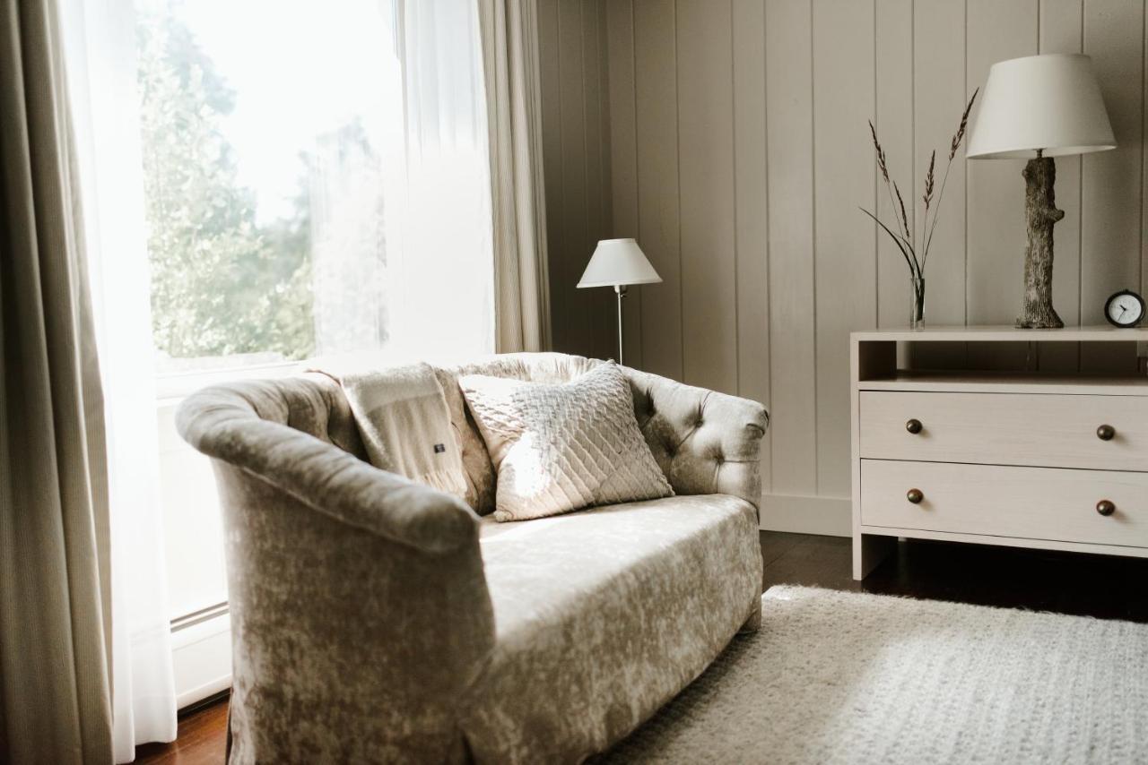 Edson Hill - A Distinctive Country Inn ストー エクステリア 写真