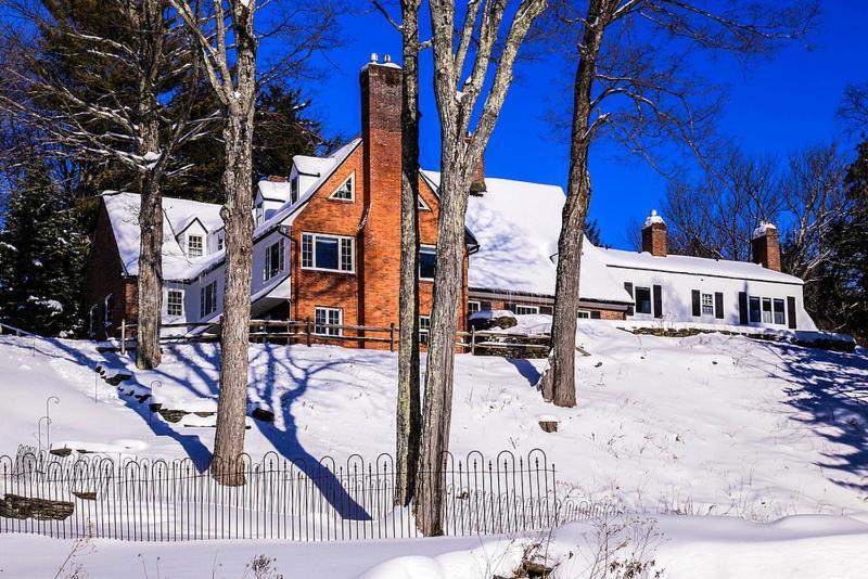 Edson Hill - A Distinctive Country Inn ストー エクステリア 写真