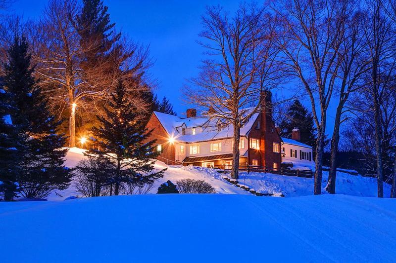Edson Hill - A Distinctive Country Inn ストー エクステリア 写真