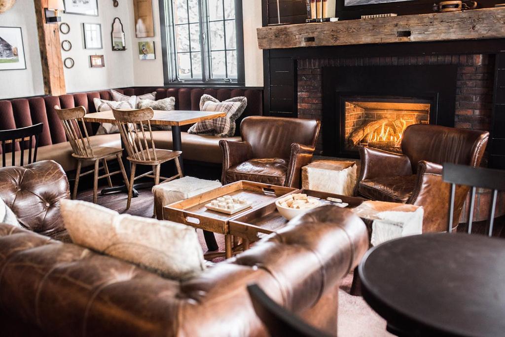 Edson Hill - A Distinctive Country Inn ストー エクステリア 写真