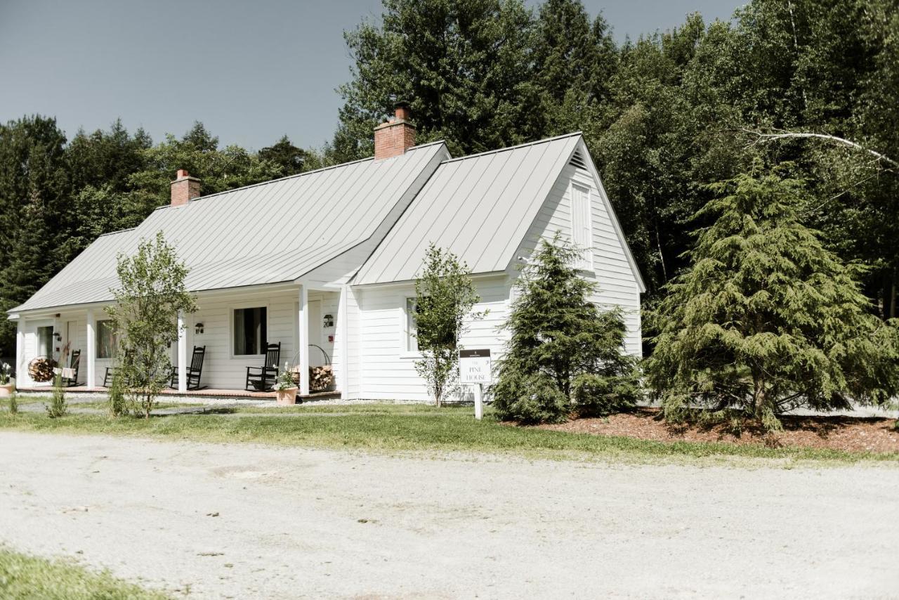 Edson Hill - A Distinctive Country Inn ストー エクステリア 写真