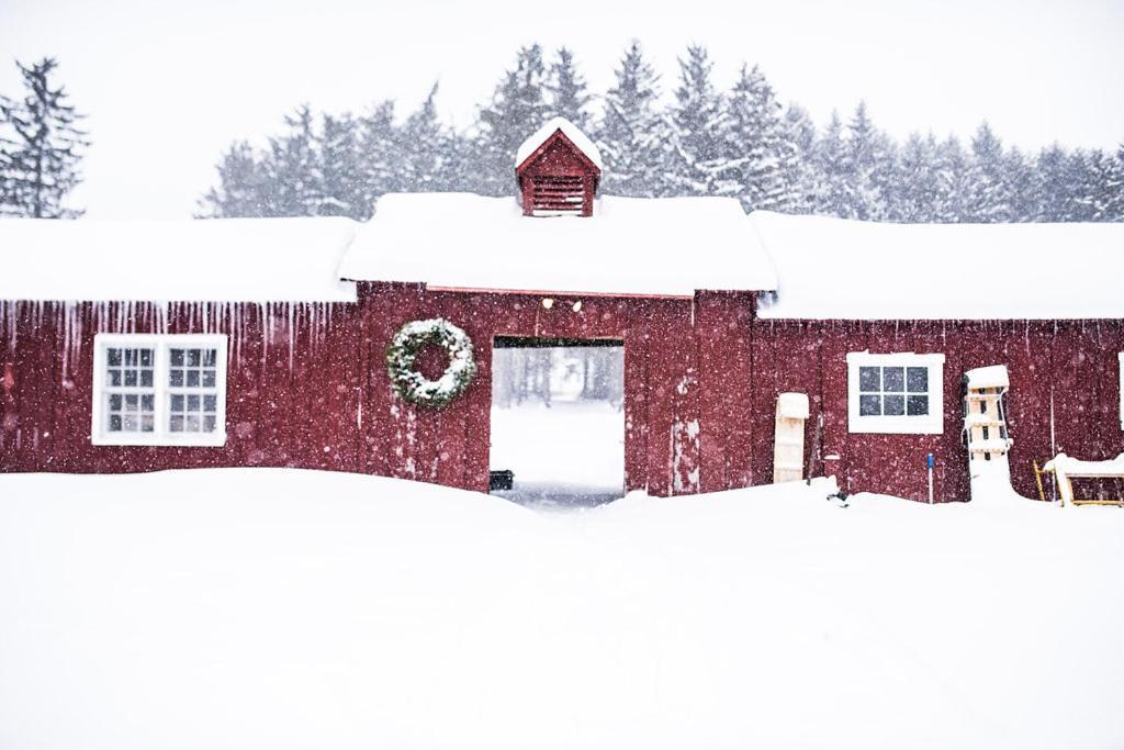 Edson Hill - A Distinctive Country Inn ストー エクステリア 写真